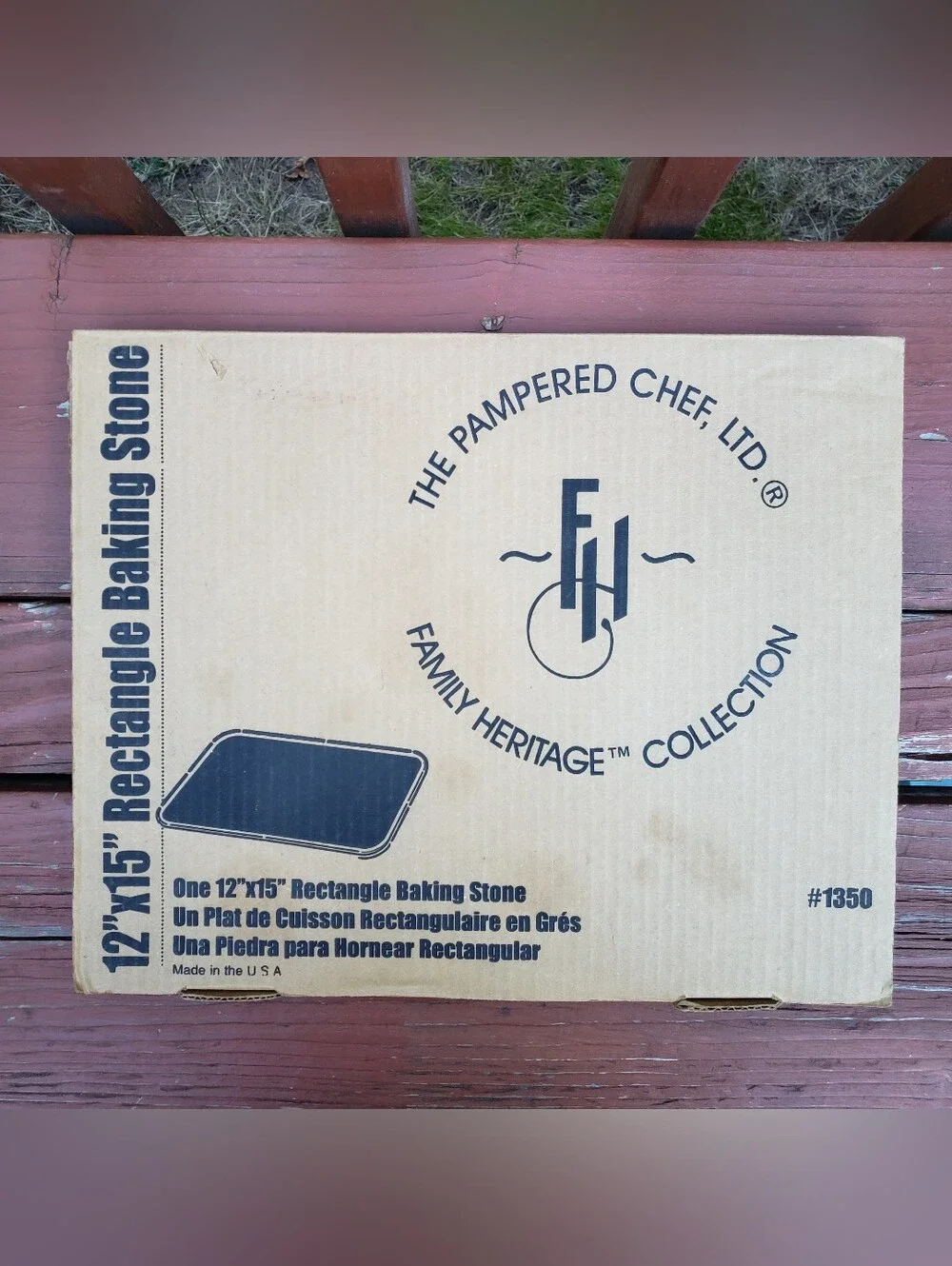 The Pampered Chef - Family Heritage Collection 12”x15” Rectangle Baking Stone